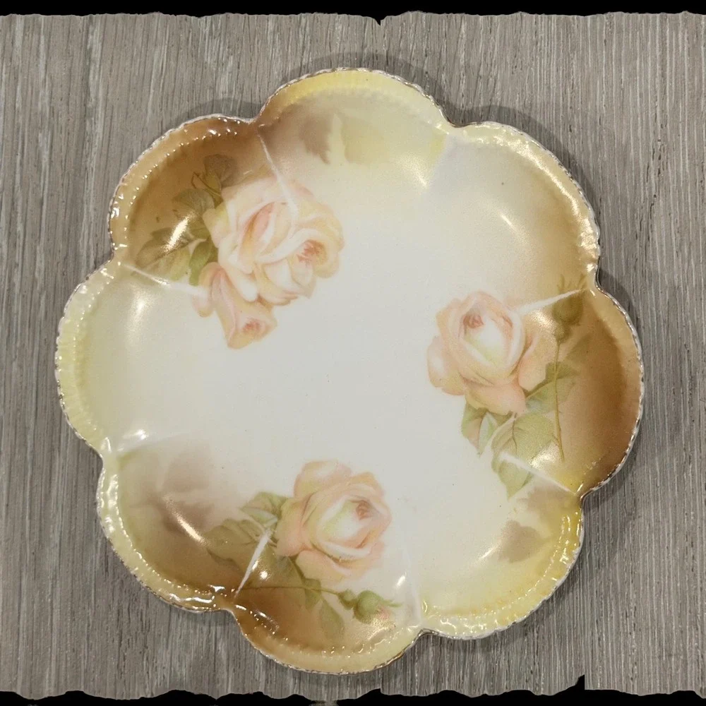 RS Germany Porcelain Scalloped‎ Plate  Roses Floral Antique 6.25 Inch Gold Trim